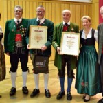 Bezirkskassier Ing. Thomas Krug - Verdienstzeichen in Gold, Bezirkskapellmeister Alois Kranebitter - Verdienstkreuz in Gold