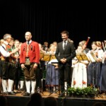 Die beiden glücklichen Dirigenten, Wolfgang Kostner und Daniel Neuschmid, nach dem gelungenen Konzertabend