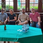 Die Reiseteilnehmer lauschten den Worten des Bürgermeisters.