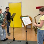 Viktoria Köppl leitet die Saxophon-Gruppe.